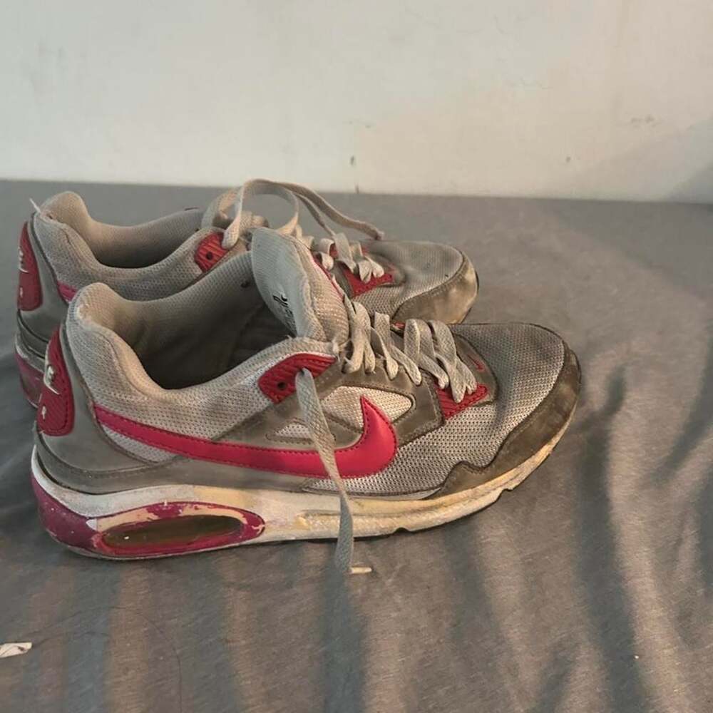 Nike Air Max Skyline US 9 White Pink Grey 343904-161